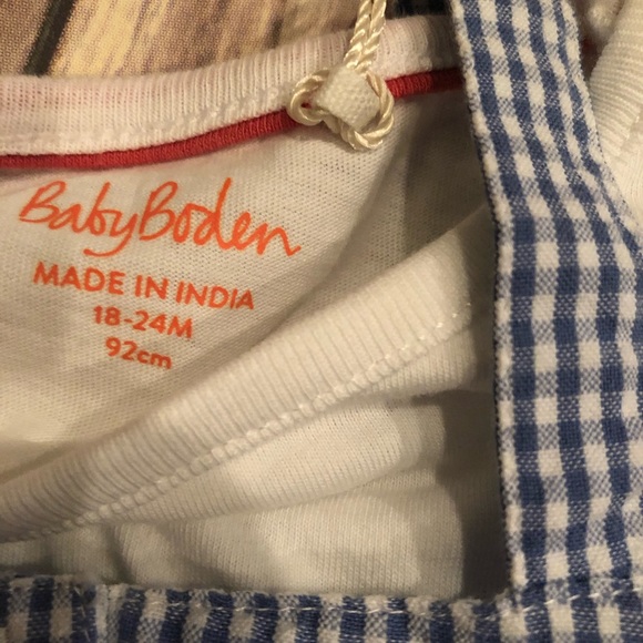 Mini Boden strawberry romper - Picture 3 of 6